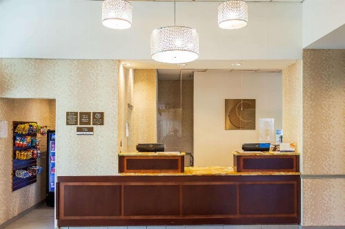 Comfort Inn & Suites Plainville-Foxboro image 2