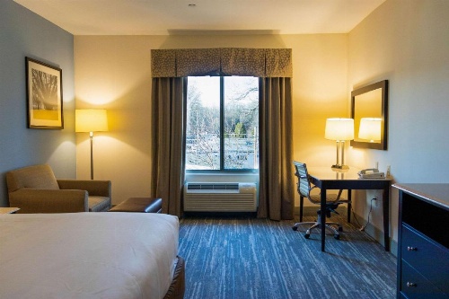 Comfort Inn & Suites Plainville-Foxboro image 6